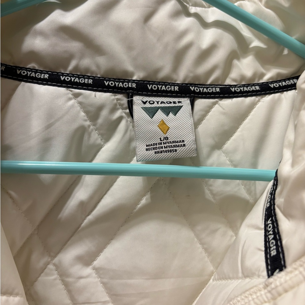 Quilted White Jacket - Picture 4 of 10